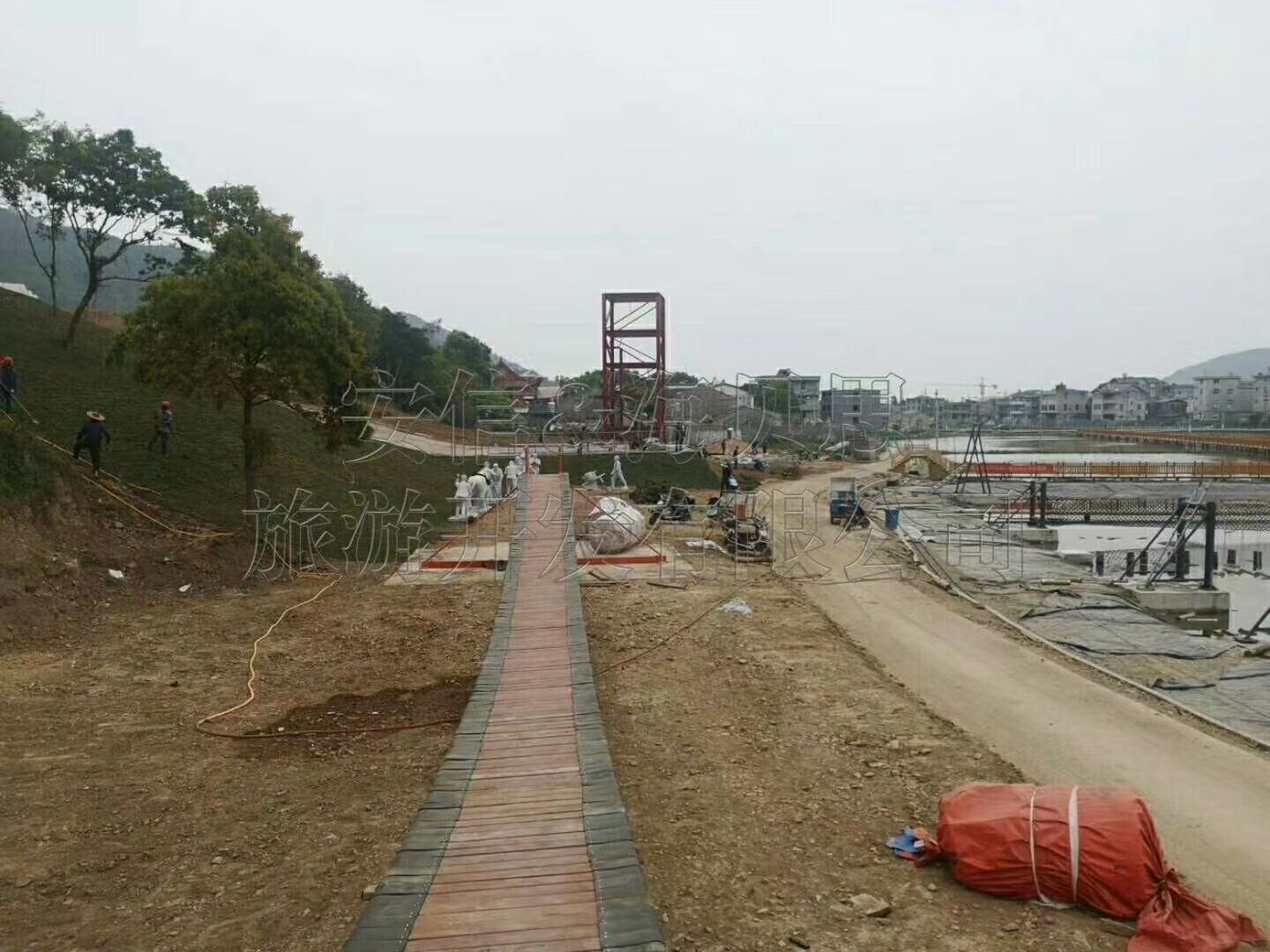 浙江省臺(tái)州市風(fēng)火輪，水上趣橋，網(wǎng)紅橋，網(wǎng)紅秋千，摩拜單車(chē)安裝完畢