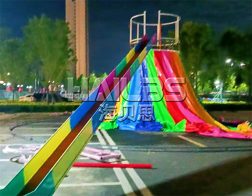 山東濟(jì)寧楓葉小鎮(zhèn)無(wú)動(dòng)力樂園施工現(xiàn)場(chǎng)