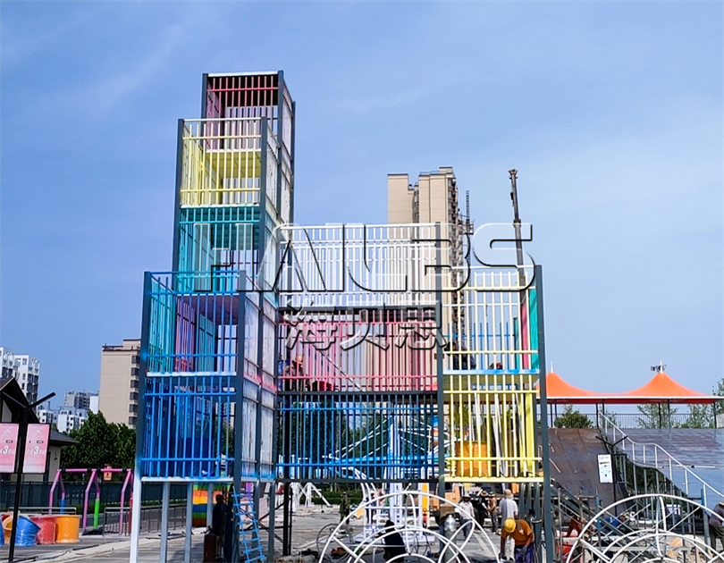 山東濟(jì)寧楓葉小鎮(zhèn)無(wú)動(dòng)力樂園施工現(xiàn)場(chǎng)